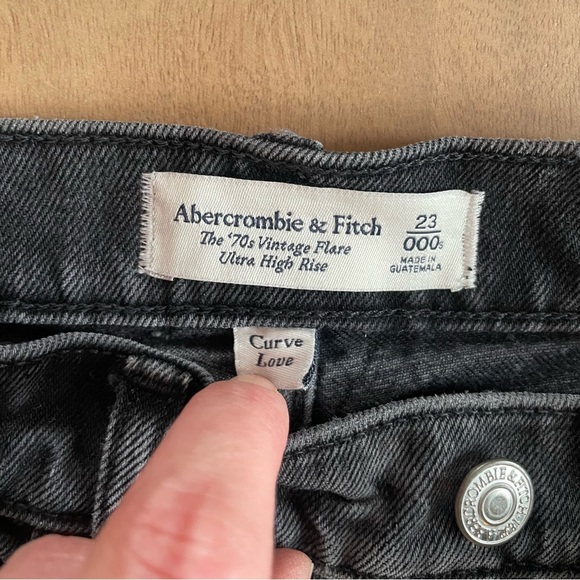 Abercrombie & Fitch Curve Love The 70s Vintage Flare Ultra High Rise Black Jeans - Picture 7 of 13